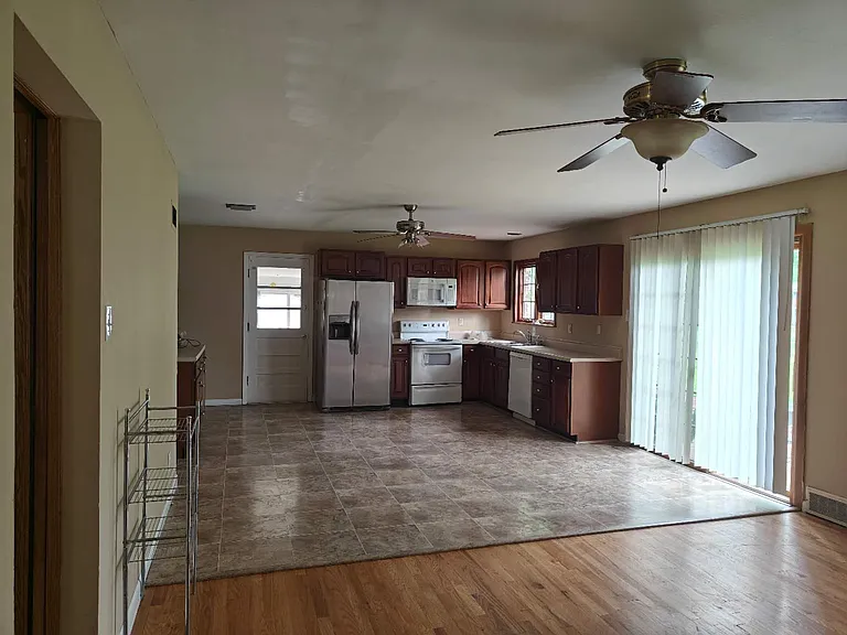 1355 Burning Tree Dr — Photo 3