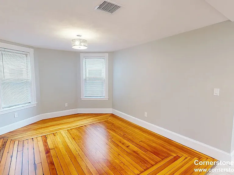 267 E Cottage St #3 — Photo 7