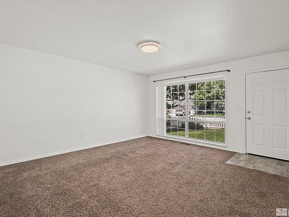 4th image of 1656 Salmon Dr