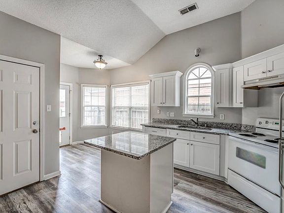 4th image of 8648 Eagle View Dr