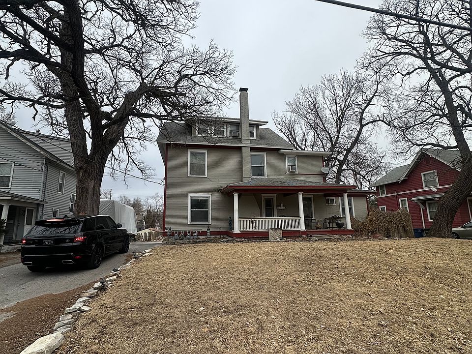 1st image of 3311 Crescent Dr APT 4