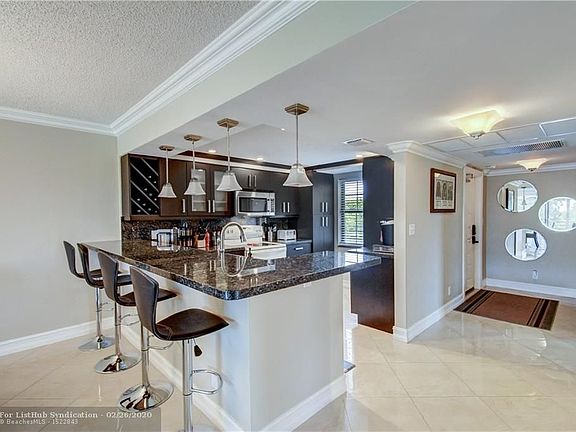5th image of 804 Cypress Blvd APT 410
