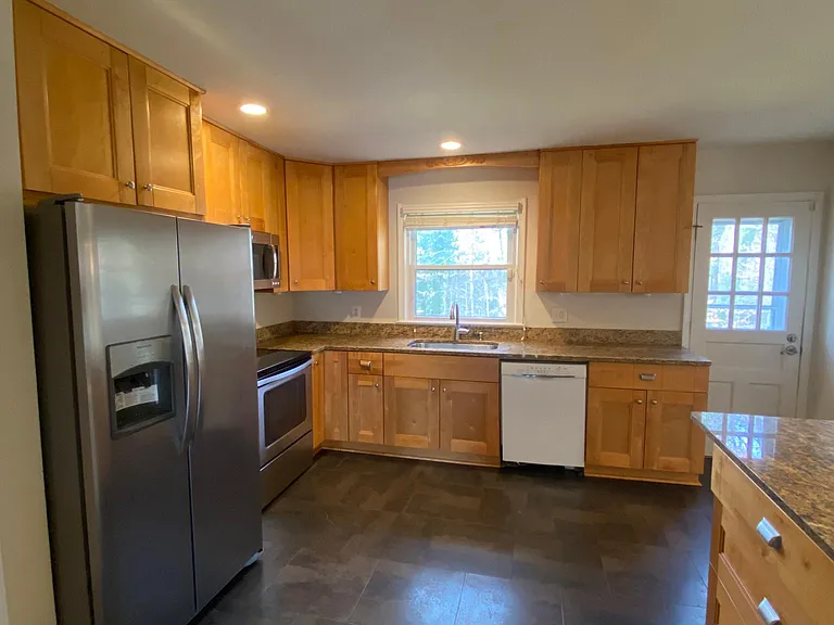 6915 Wilson Ln — Photo 8
