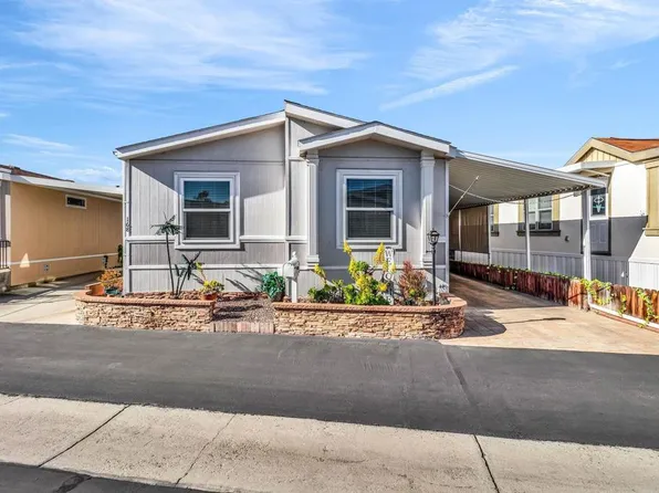 168 Roadrunner Ln, Oceanside, CA 92057