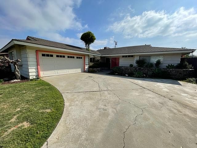 1st image of 4514 Clubhouse Dr