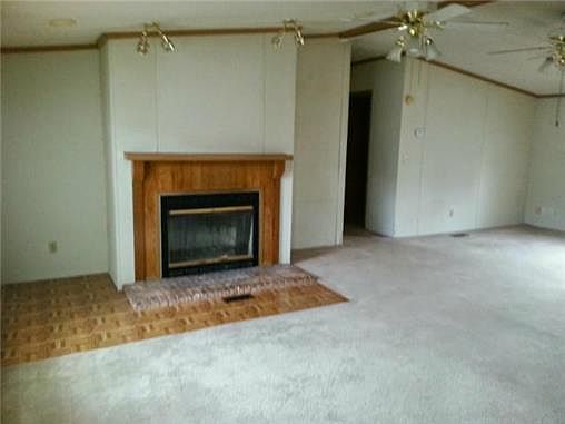 5th image of 11800 N Illinois Ave