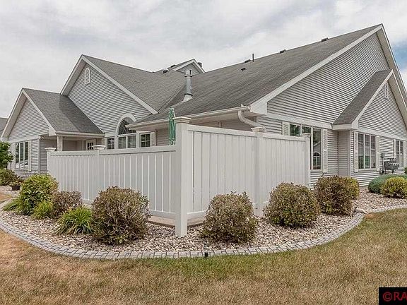 3rd image of 745 Grayhawk Cir
