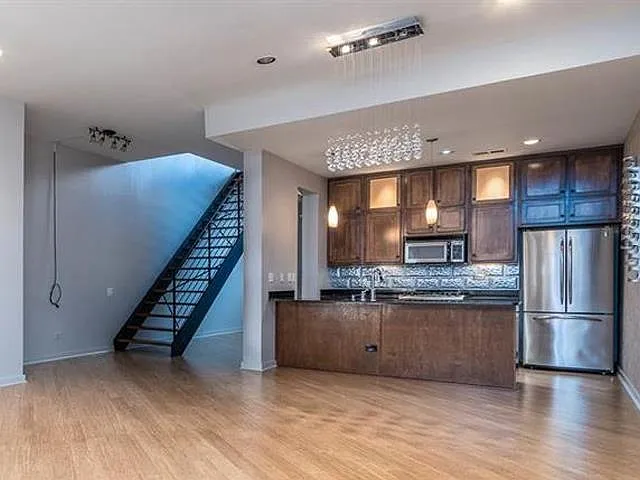 18 W Georgia Ave — Photo 5