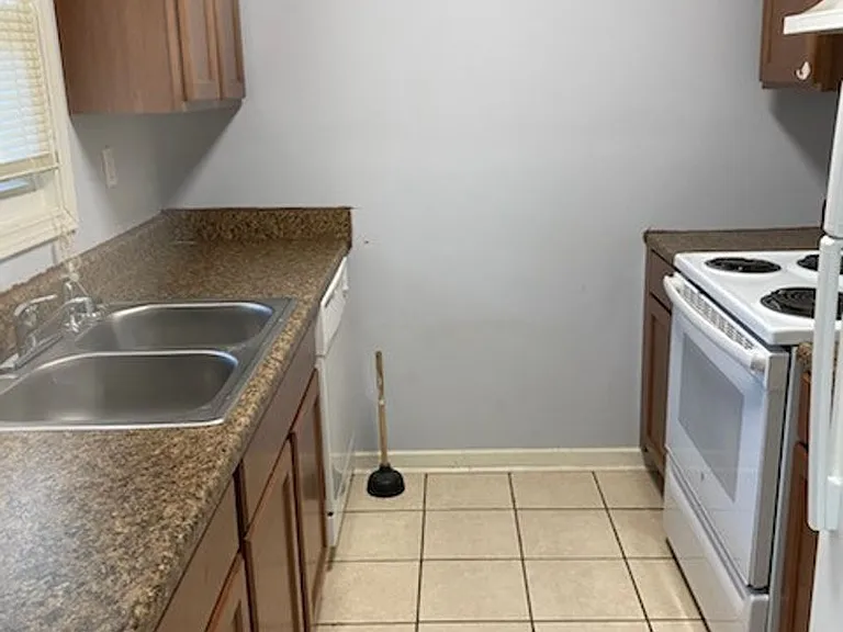 6015 Warm Springs Ct — Photo 11