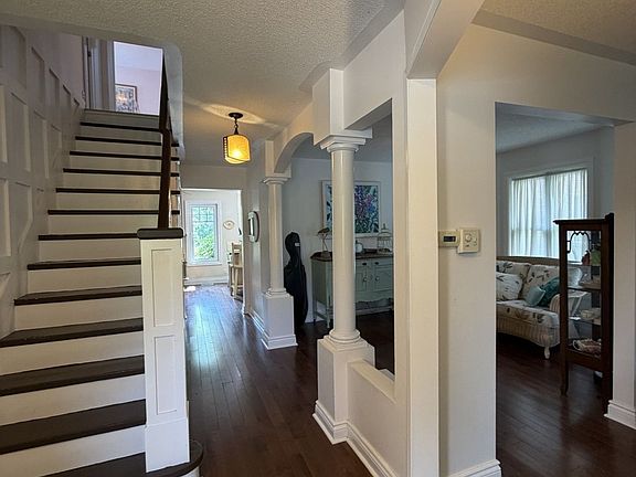 5th image of 205 Cedar Beach Rd