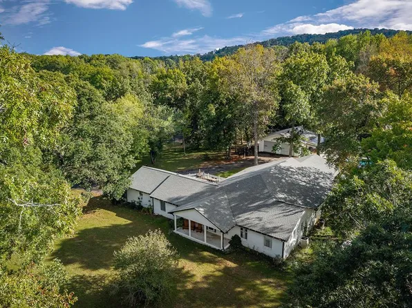 5594 Poston Ln, Cookeville, TN 38506