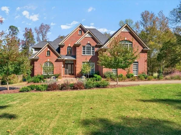 823 Inverness Cir, Spartanburg, SC 29306