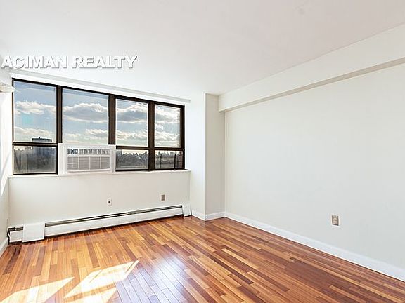4th image of 301 W 110th St APT 16H