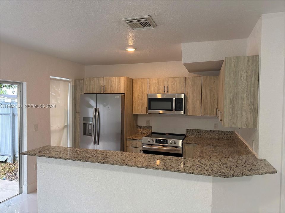 1st image of 689 NW 6th St #689