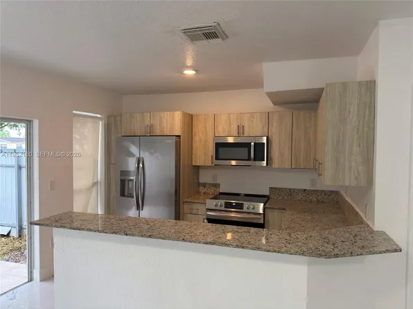 689 NW 6th St #689, Homestead, FL 33034
