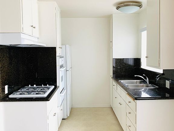 2nd image of 1627 Granville Ave #4B