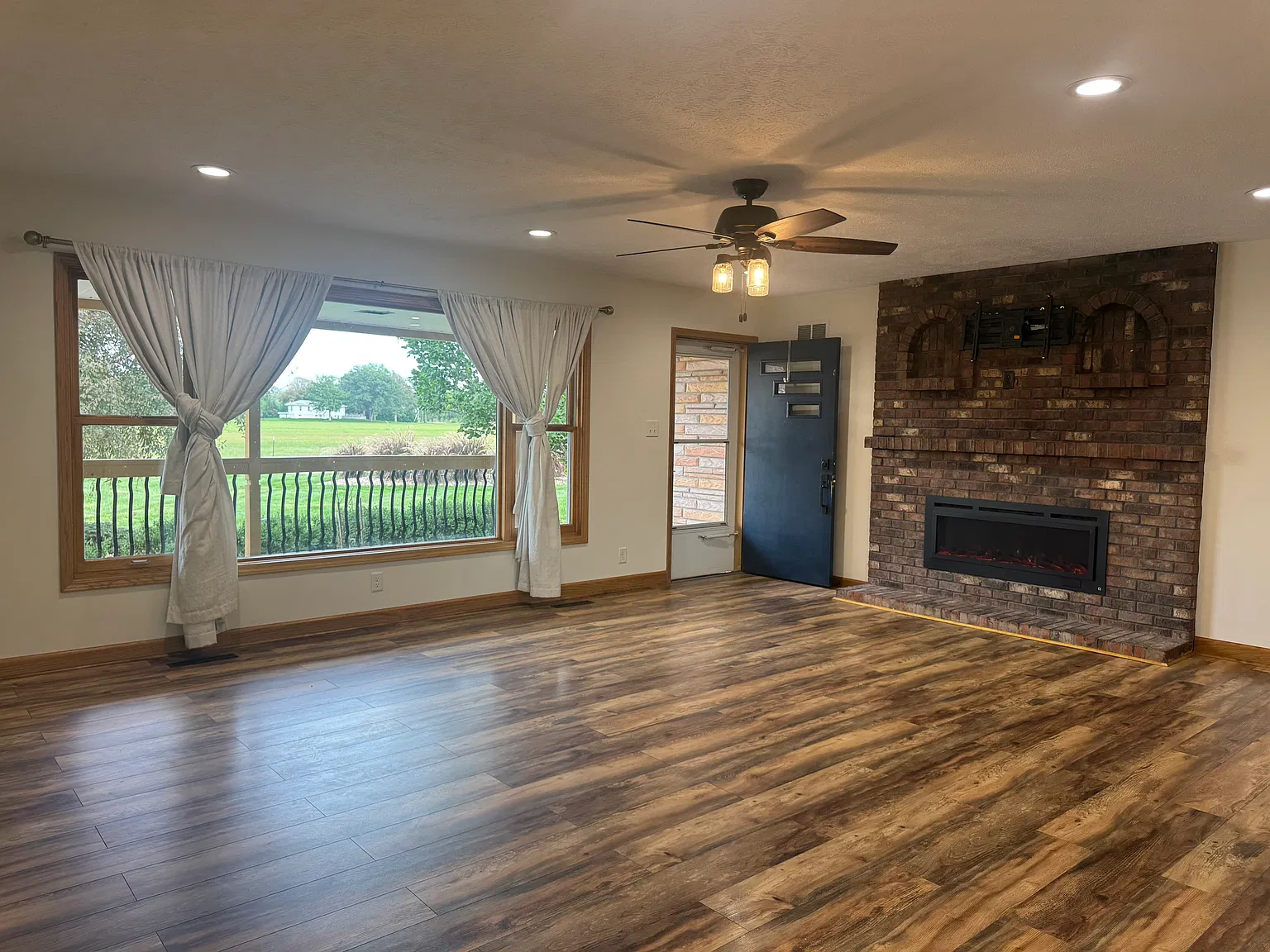 3 bed, 1440 sqft, $2,800 — Photo 3