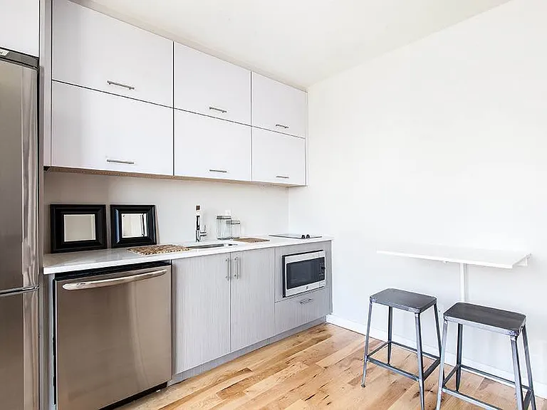 182 15th St #3C — Photo 1