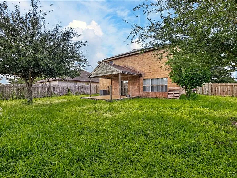 1729 W Jefferson St — Photo 15