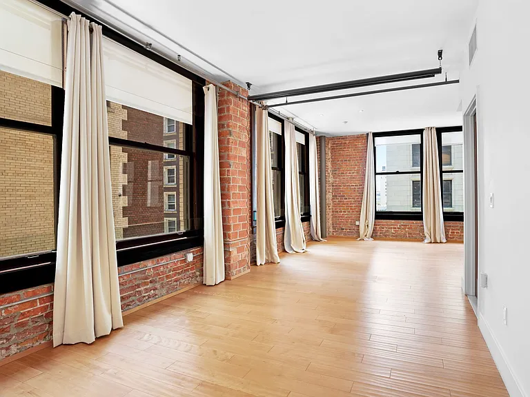 460 S Spring St #512 — Photo 11