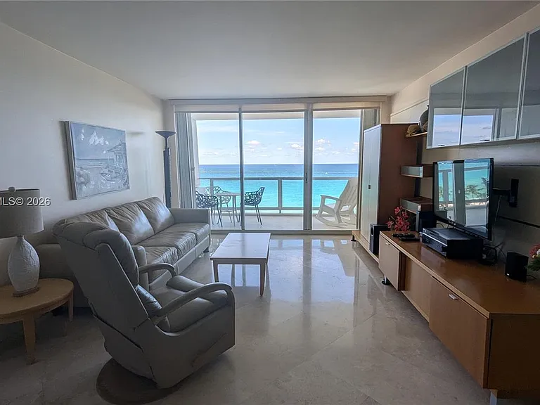 5161 Collins Ave #1217 — Photo 2