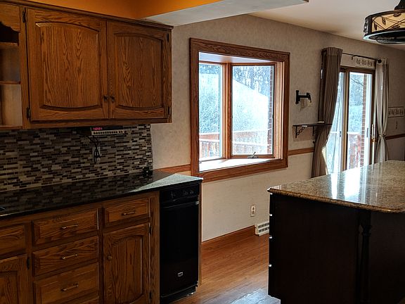 4th image of 1335 Elmwood Cir