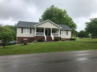 997 Fincastle Estate Cir, Lebanon, VA 24266