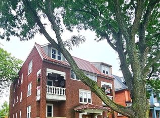 84 Glebe Ave #9, Ottawa, ON K1S 2C3