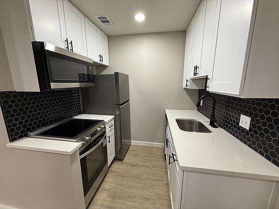 4th image of 5319 1/2 William Holland Ave