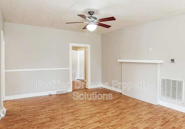 842 Efird St — Photo 3