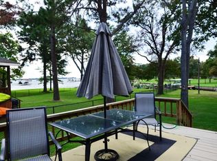 110 Surls Dr, Mabank, TX 75156