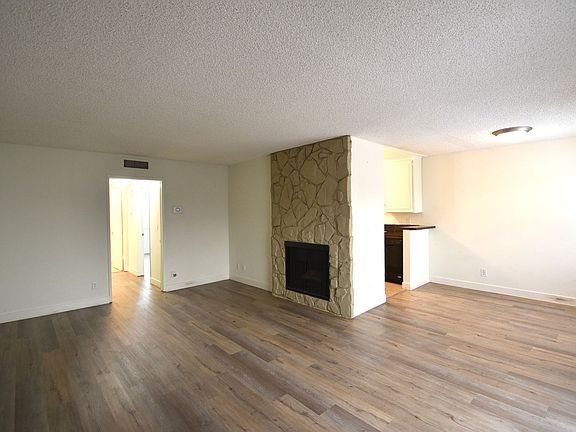 3rd image of 14710 Burbank Blvd APT 112