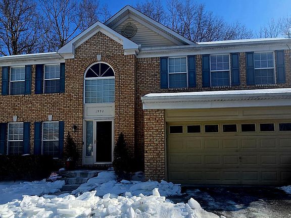 2nd image of 1992 Rosewood Dr