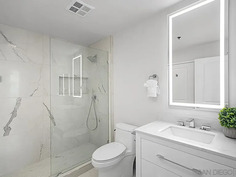 427 9th Ave #808 — Photo 14