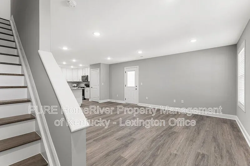 3 bed, 2.5 bath, 1600 sqft, $1,495 — Photo 4