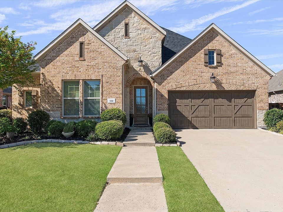 1st image of 910 Mountain Laurel Dr