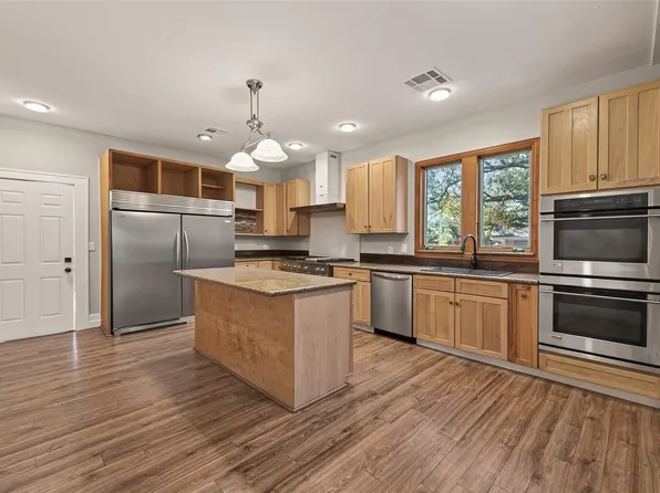 2508 6th St, Bay City, TX 77414