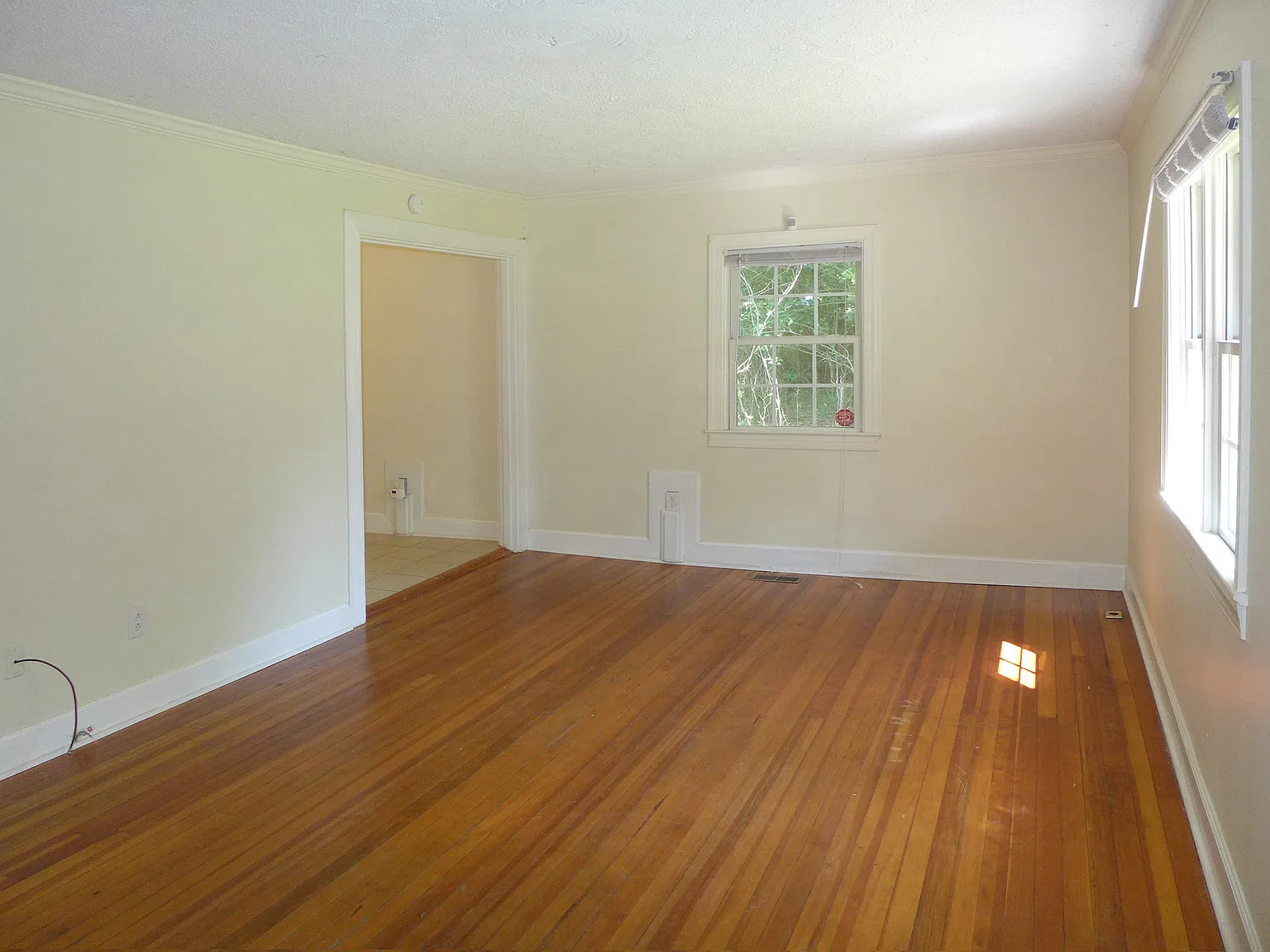 4 bed, 1424 sqft, $4,200 — Photo 2