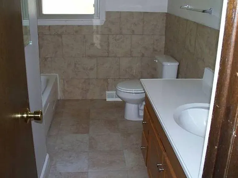 1543 S Saint Marys Ave — Photo 5