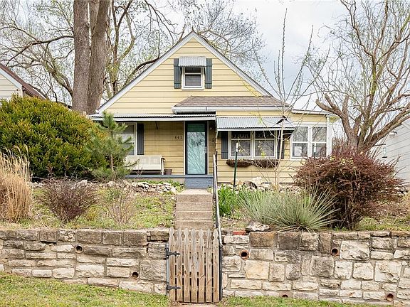 2nd image of 443 N Quincy Ave