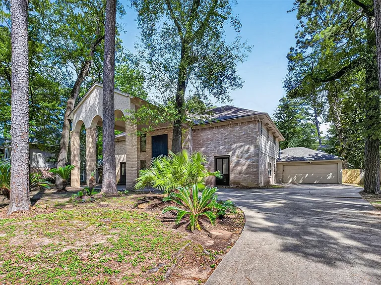 8103 Oak Moss Dr — Photo 1