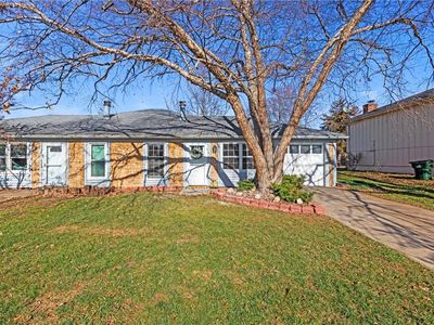 1216 E Johnston St, Olathe, KS, 66061