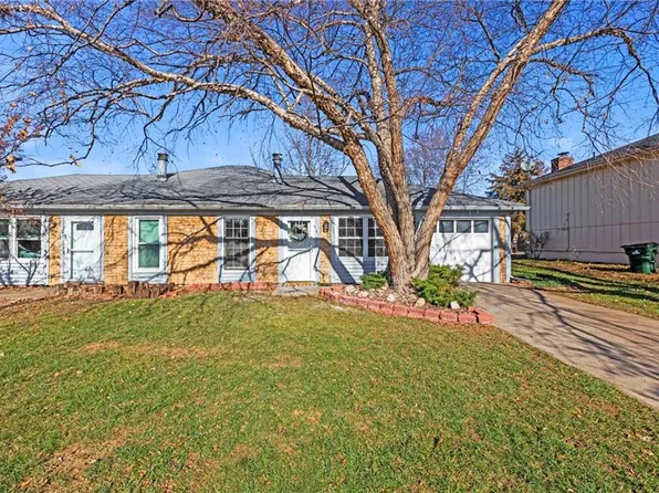 1216 E Johnston St, Olathe, KS 66061