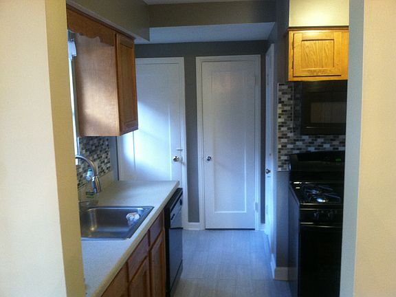 3rd image of 1005 Jackson Ave
