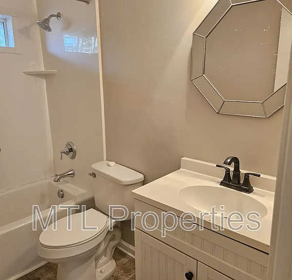 1248 Grove Park Ln #1 — Photo 8