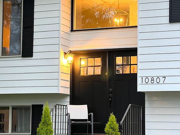 2nd image of 10807 NE 141st Pl