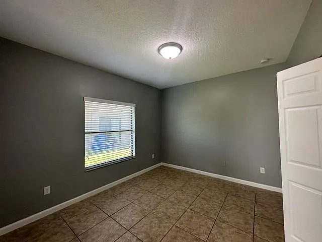 1035 NE 10th Ave #3 — Photo 36