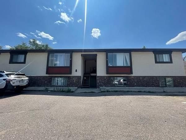 1st image of 8 Montebello Rd APT A