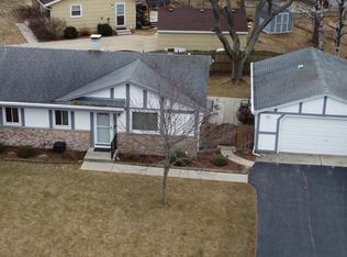 2725 Crestview Park Dr, Racine, WI 53402