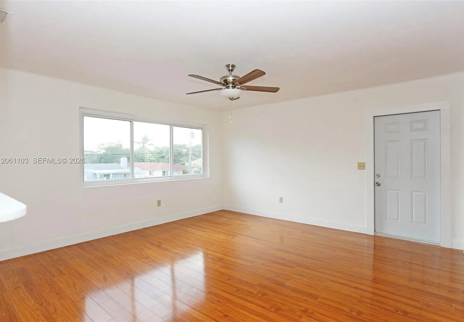 3 bed, 1299 sqft, $2,800 — Photo 2